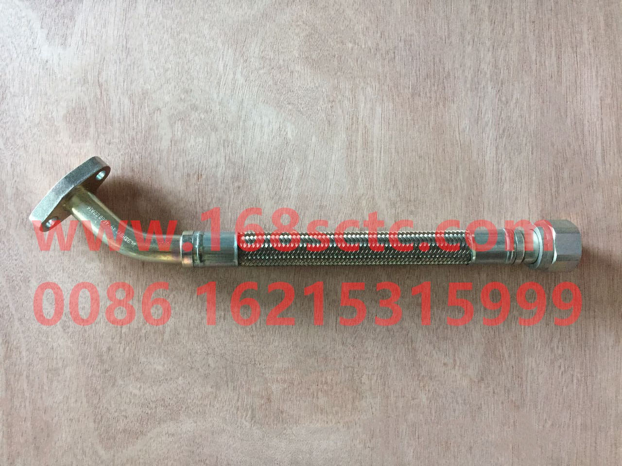 Supercharger oil return pipe