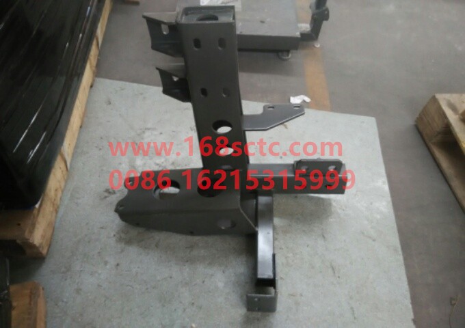 AZ9925930243-SINOTRUK HOWO-Bumper bracket assembly right-HaoWoT7HKuan