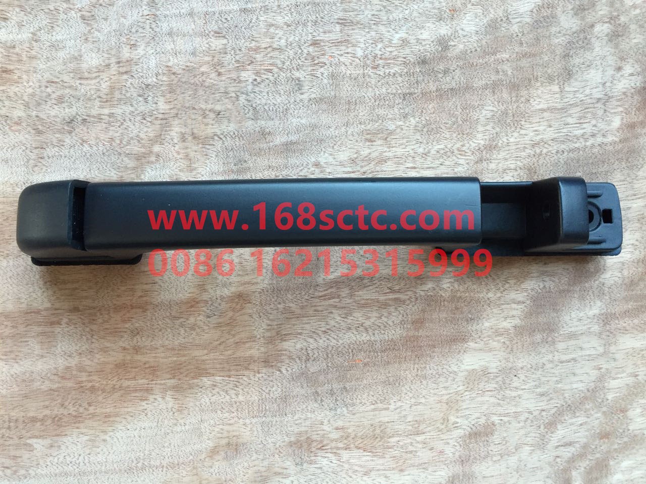 DZ14251110043-SHACMAN-Front cover left handle assembly-DeLongX3000 2013Kuan