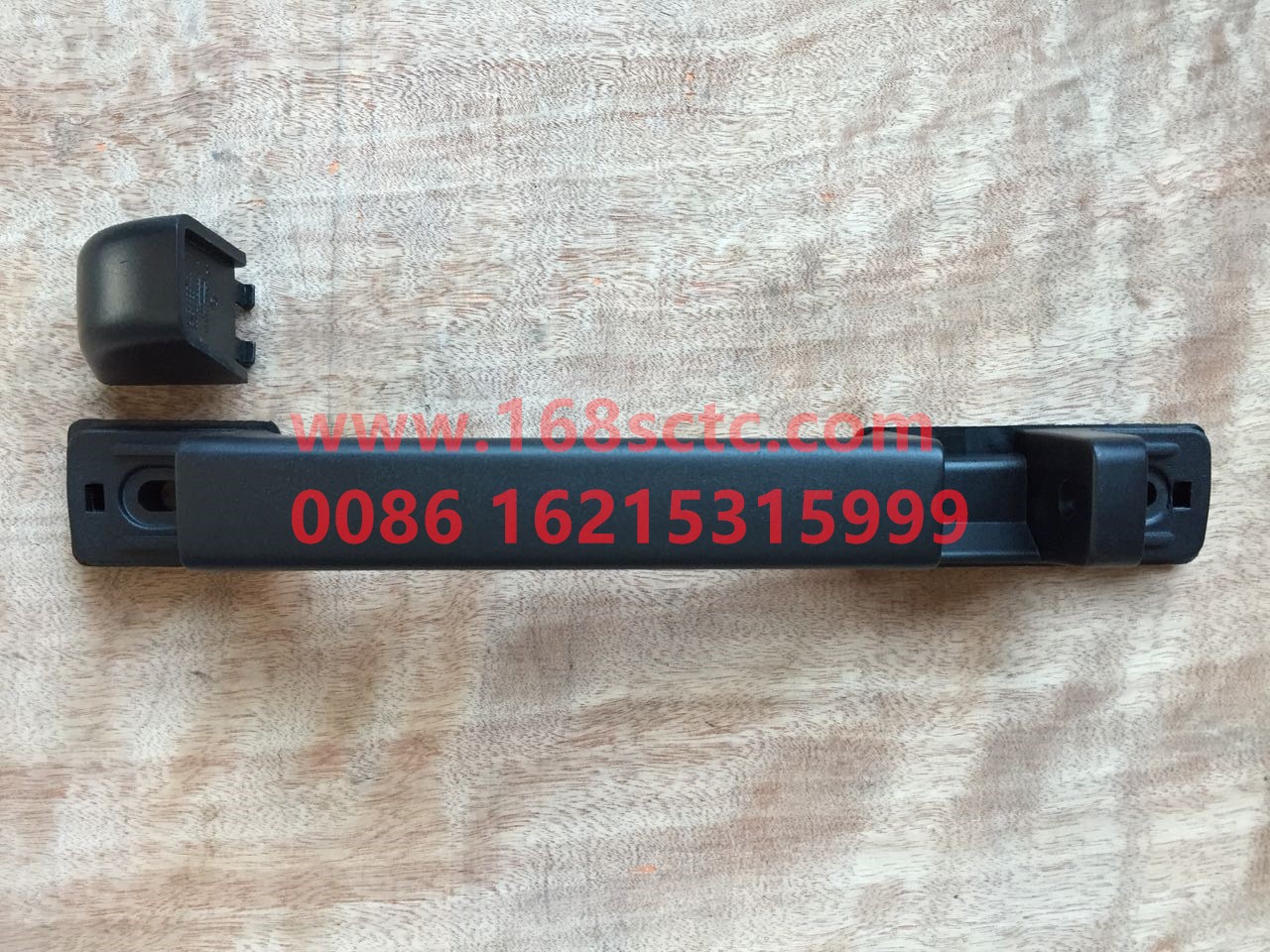 DZ14251110052-SHACMAN-Front cover right handle assembly-DeLongX3000 2013Kuan