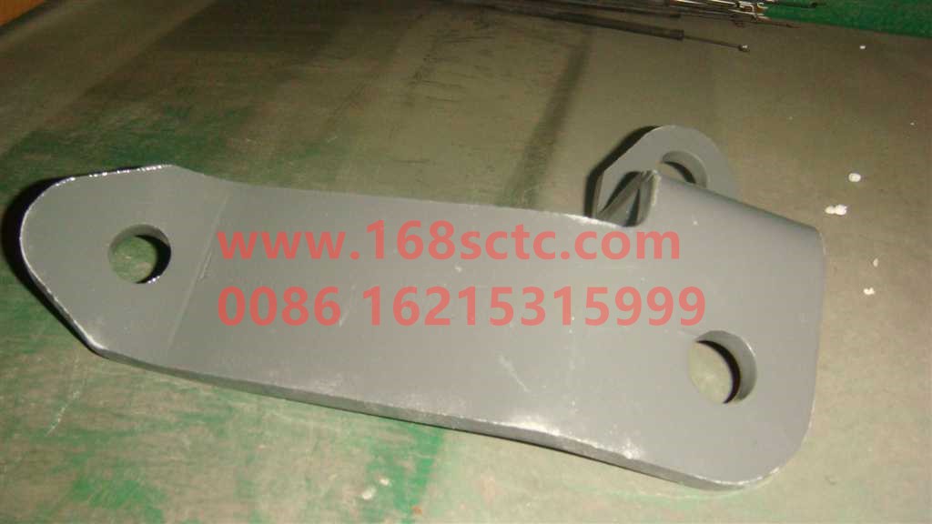 WG9925682121-SINOTRUK HOWO-Front stabilizer bar bracket right-HaoWoT7HKuan