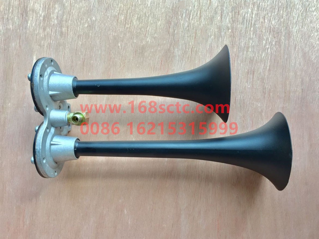 DZ96189270002-SHACMAN-air horn-DeLongXinM3000 2013Kuan