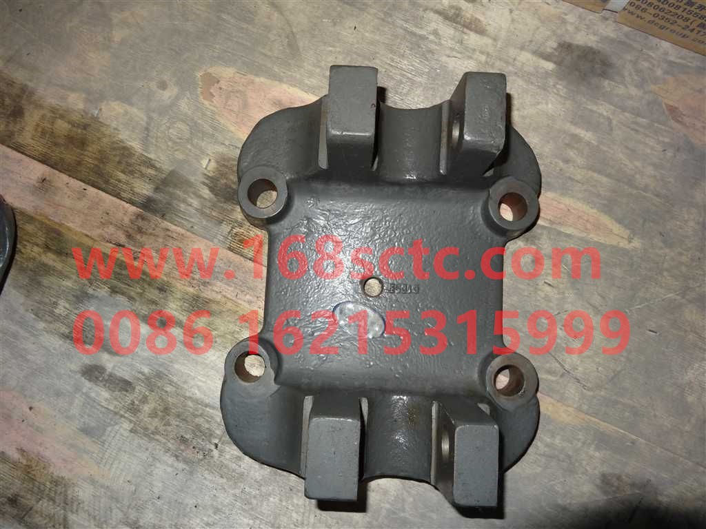 WG7121330514-OTHERS-Leaf spring lower seat rear axle-KuangShanWang50