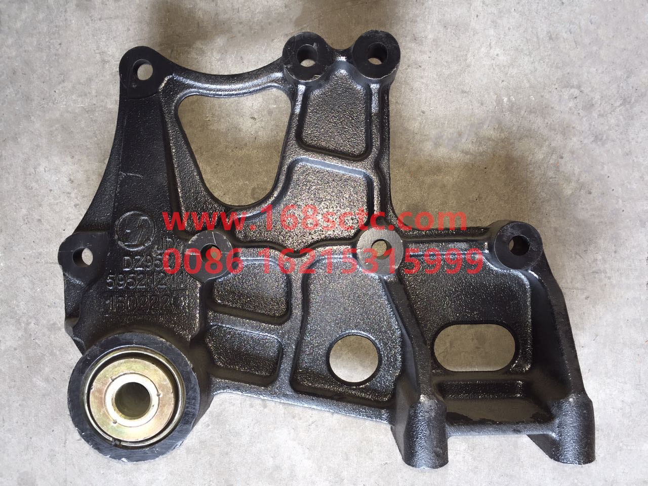 DZ95259521610-SHACMAN-Front spring left rear bracket assembly-DeLongF3000 2015Kuan