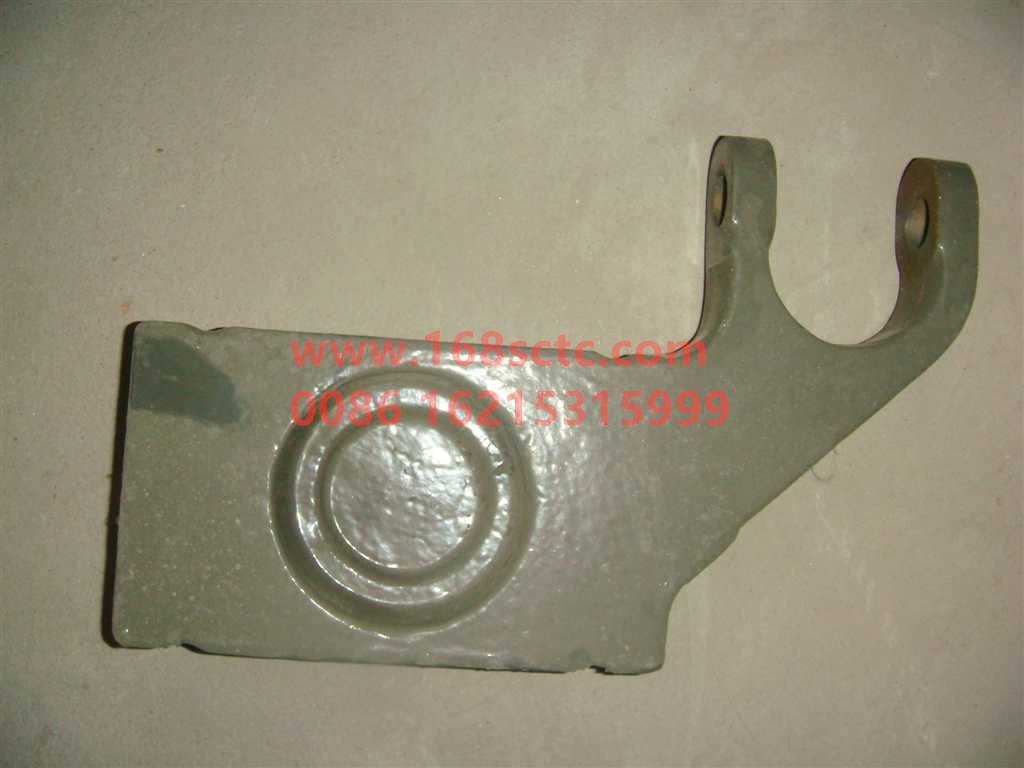 WG9925522137-SINOTRUK HOWO-Front spring pressure plate right-HaoWoT7HKuan