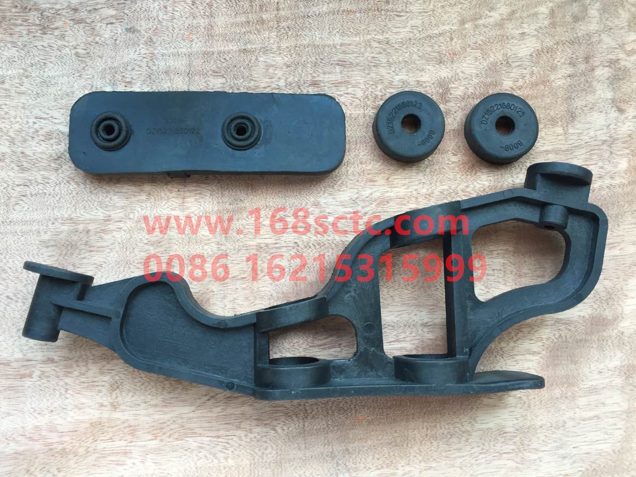 DZ15221880120-SHACMAN-Sunshield mounting bracket assembly (BH)-DeLongXinM3000 2013Kuan