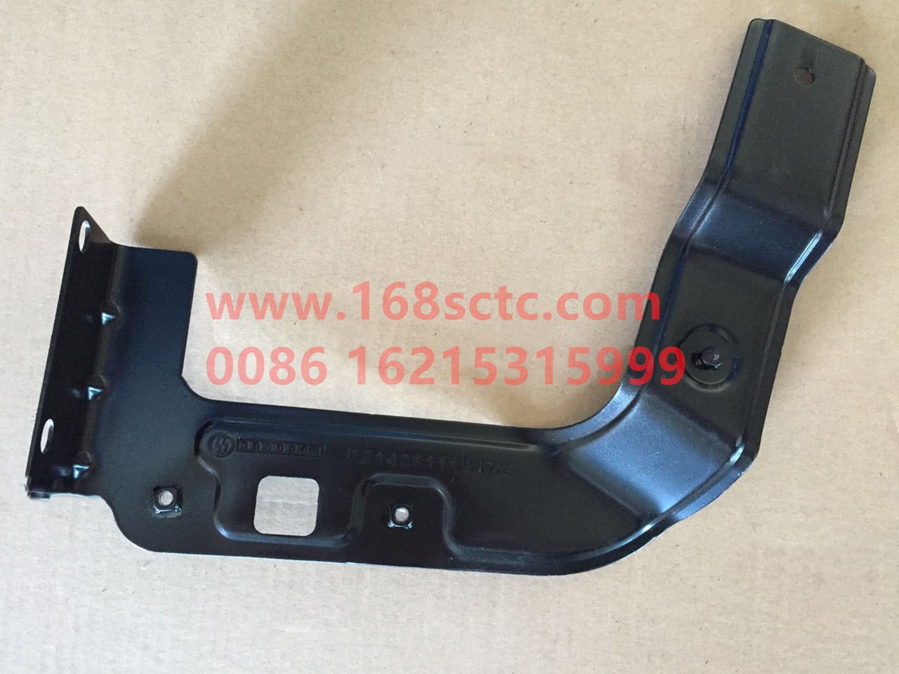 DZ14251110072-SHACMAN-Front cover lock right mounting bracket assembly-DeLongX3000 2013Kuan