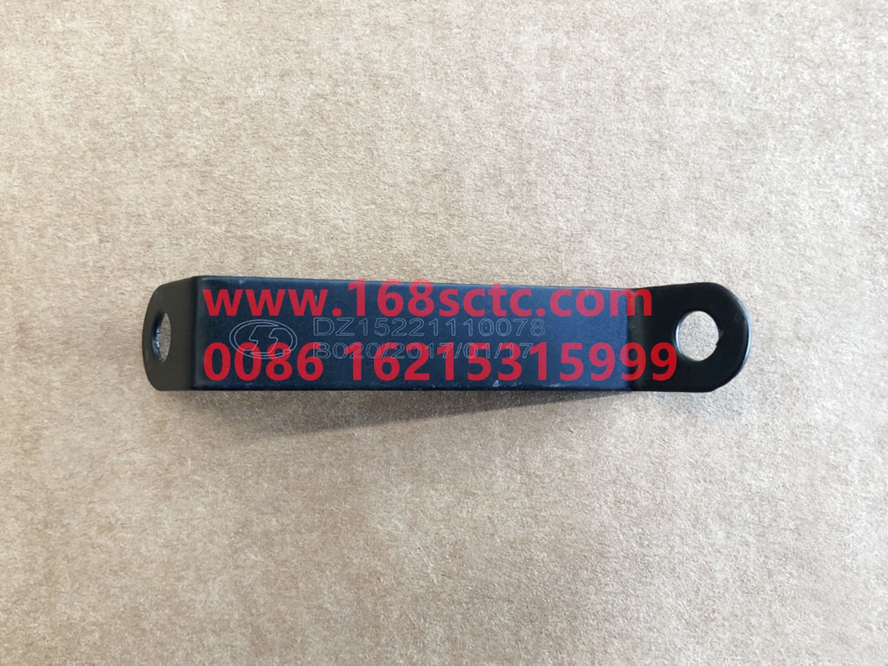 DZ15221110078-SHACMAN-Mounting bracket for left door lower hinge trim panel (included in the cab)-DeLongXinM3000 2013Kuan