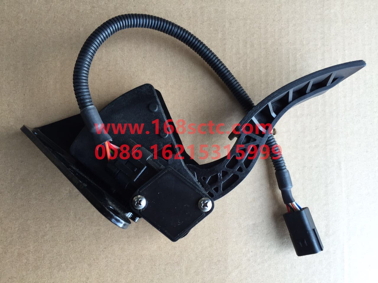 DZ97189570286-SHACMAN-Electronic accelerator pedal-DeLongX3000 2013Kuan