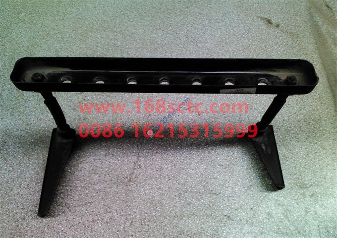 DZ13241240435-SHACMAN-High skid platebottom right F3000iron-DeLongF3000 2012Kuan