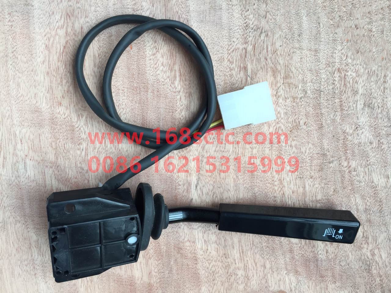 DZ95189583111-SHACMAN-Exhaust brake switch (on the steering column)-DeLongF3000 2015Kuan