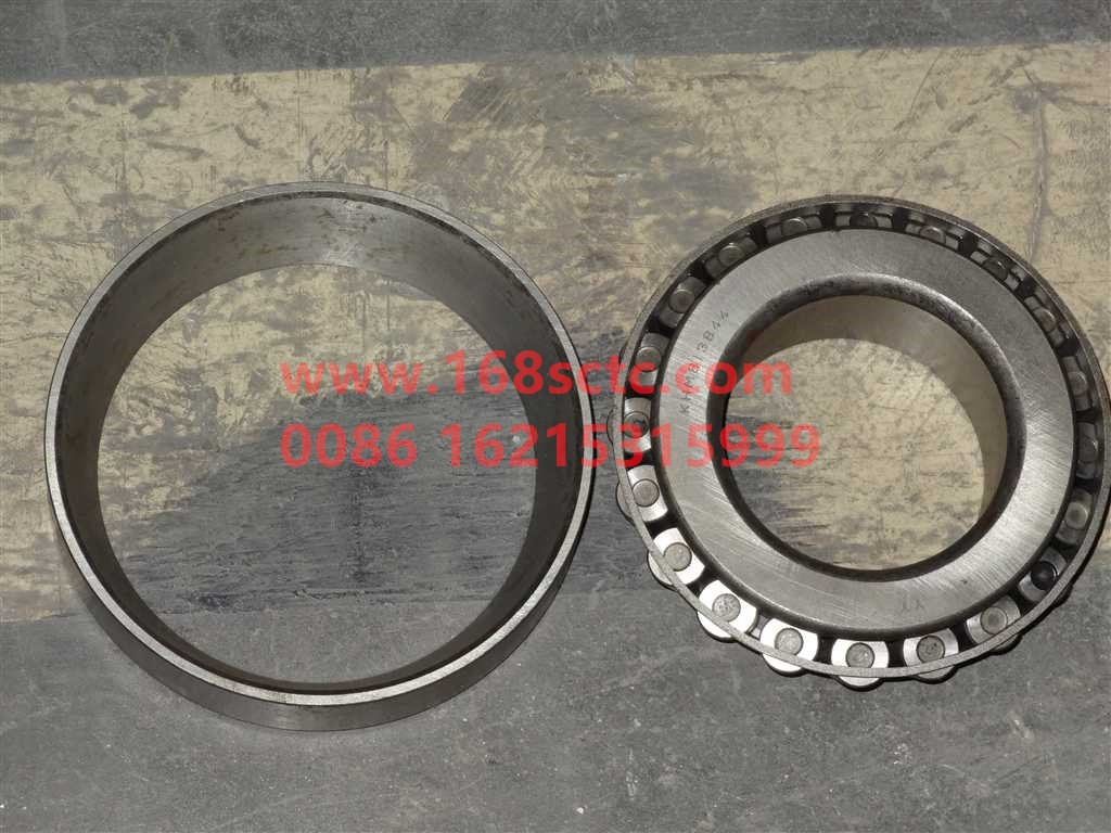 HM813844+810