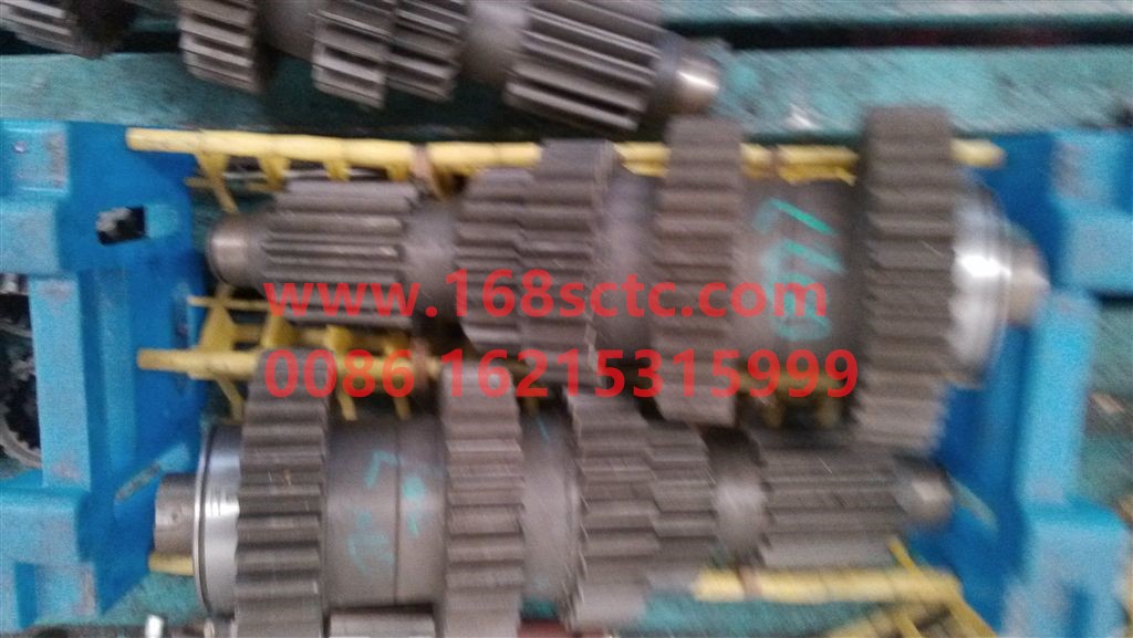 AZ2203030077-SINOTRUK HOWO-Countershaft assembly left (cycloidal rotor oil pump)-ZhongQiBianSuXiangHW20716A
