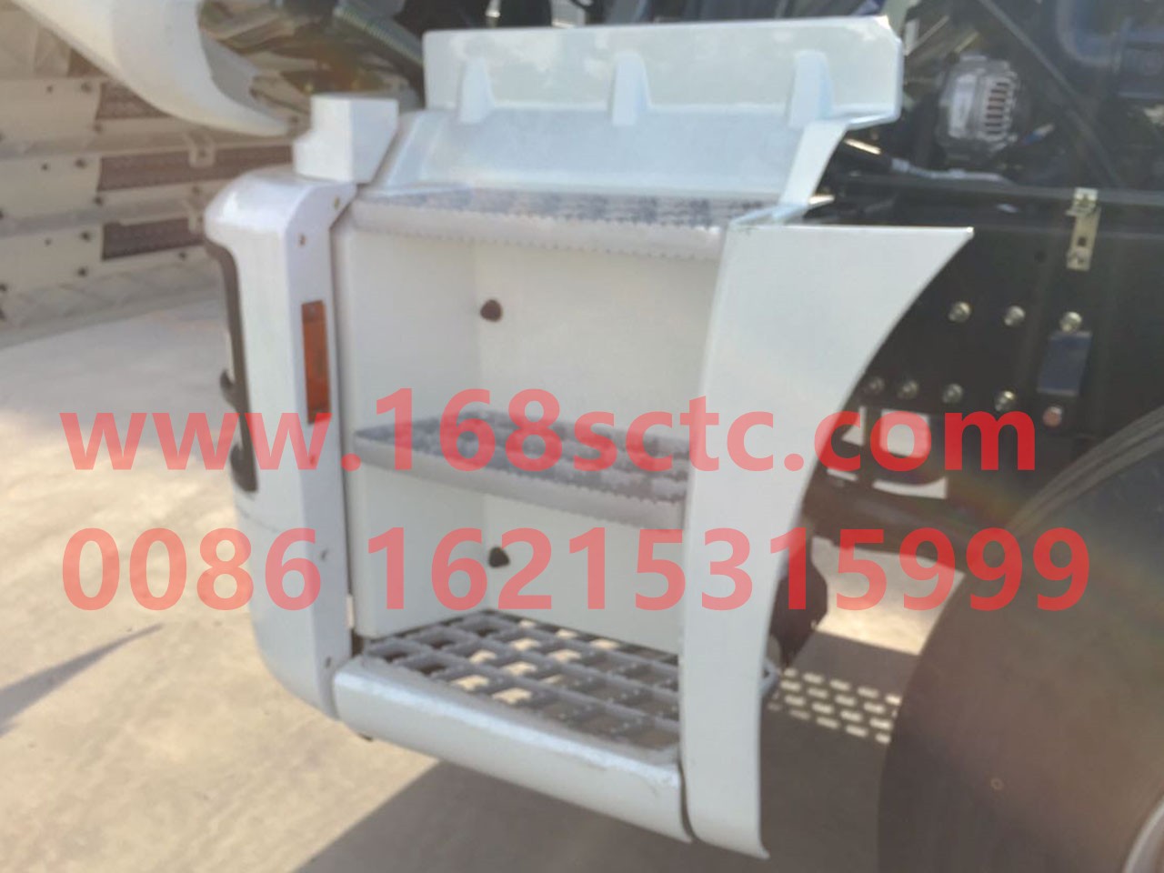 81.61510.0225-SHACMAN-door stepsLefthigh position F2000No paint-DeLongF2000 2010Kuan