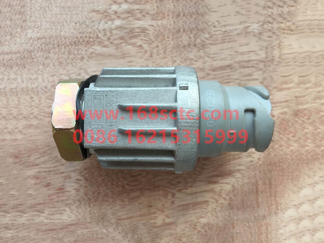 DZ93189582550-SHACMAN-brake switch-DeLongF2000 2015Kuan