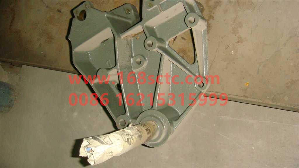 AZ9731520024-SINOTRUK HOWO-front spring front bracketLeft HOWO8x4Integral-HaoWo2011Kuan