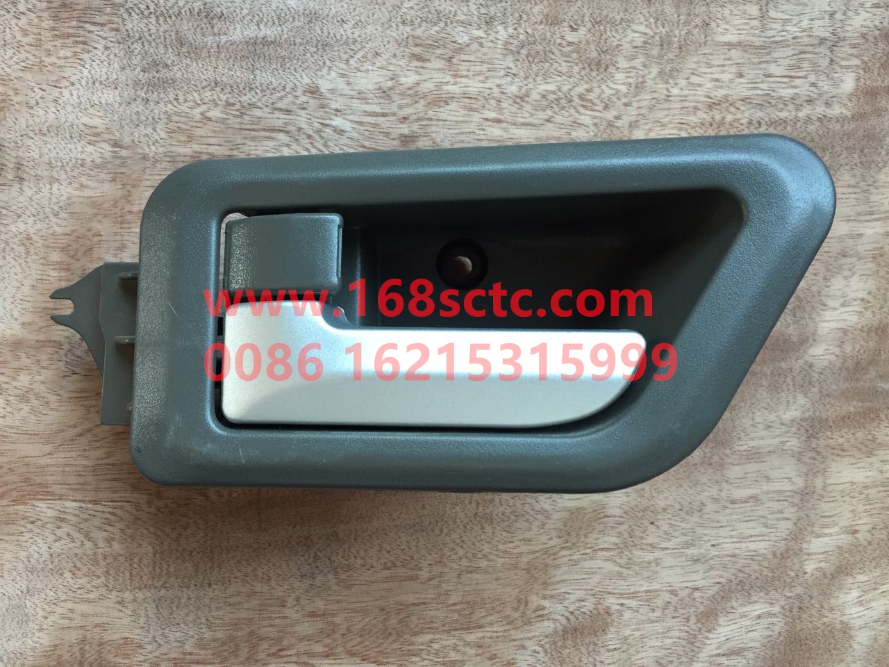DZ15221330038-SHACMAN-Door inner handle assembly left (HP22406120010)-DeLongXinM3000 2013Kuan