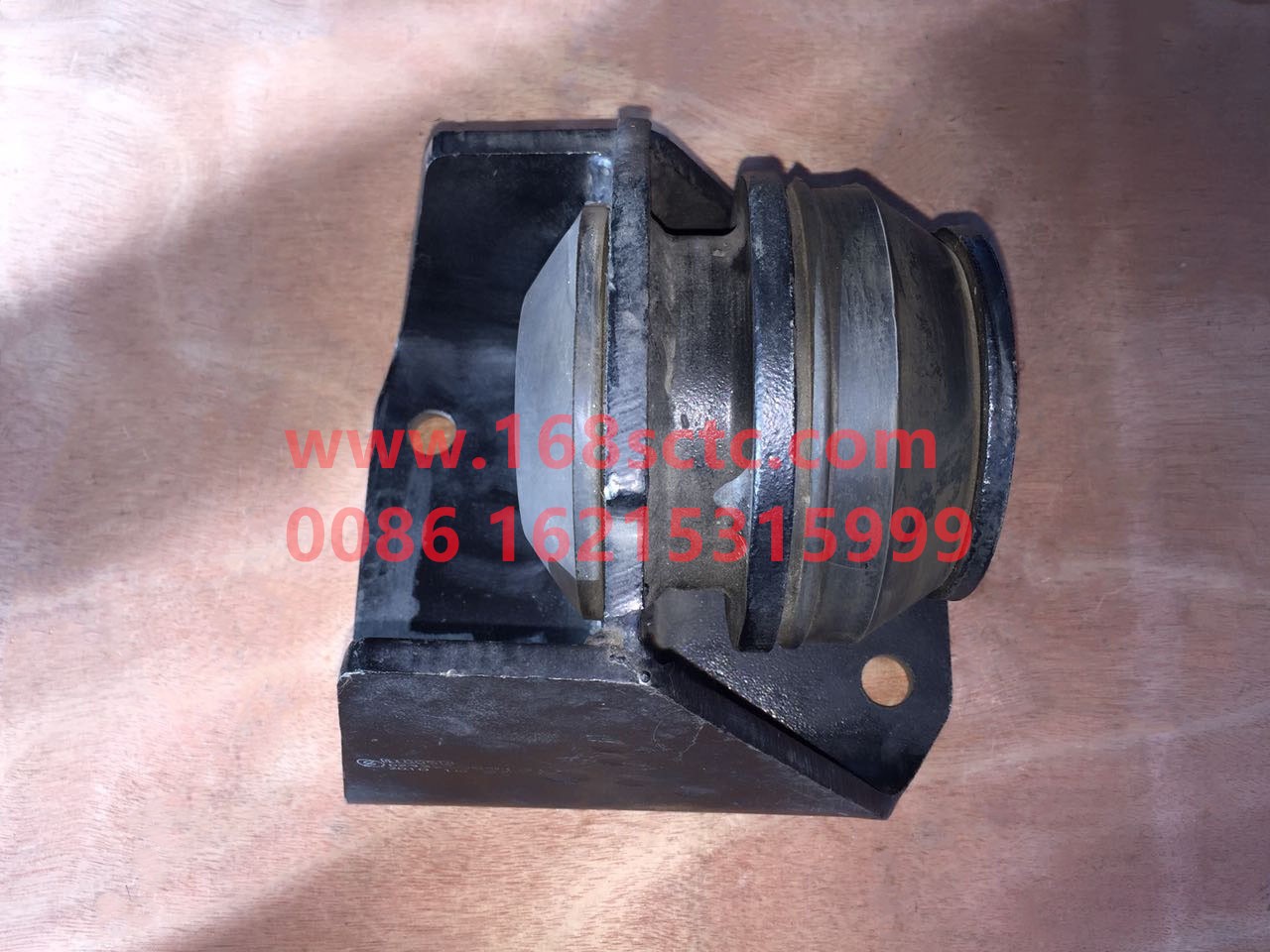 DZ93259591311-SHACMAN-left mount-DeLongF2000 2015Kuan