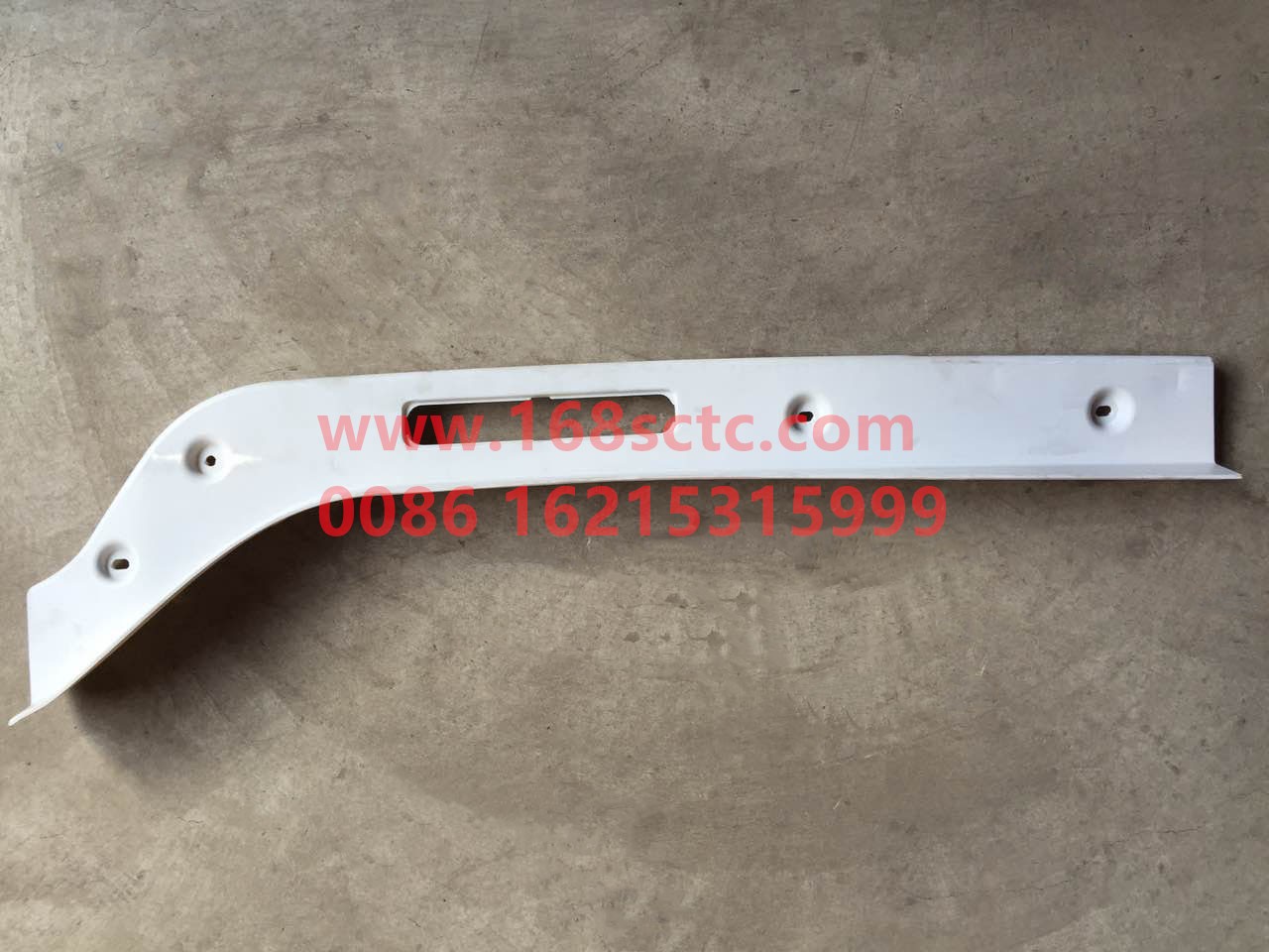 DZ96259622390-SHACMAN-Bumper trim right (DZ22402830026)-DeLongXinM3000 2013Kuan