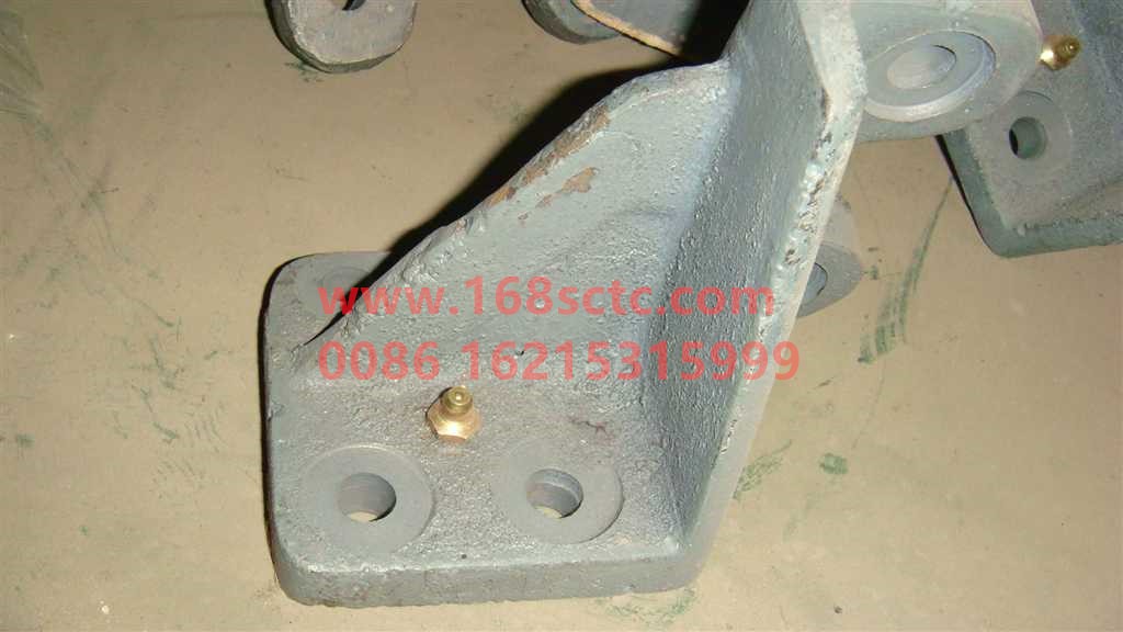 WG9925410105+011-OTHERS-Front right bracket 3501M 261 Sinotruk STR bridge-KeManQianQiao