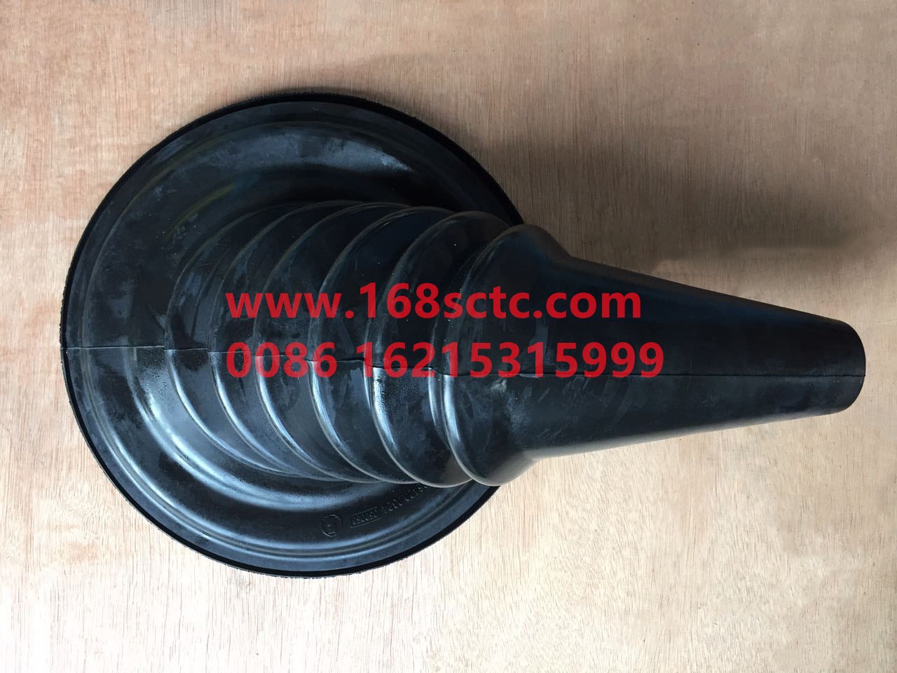 P81.96420.0324-SHACMAN-Gear shifter dust cover-DeLongF3000 2010Kuan