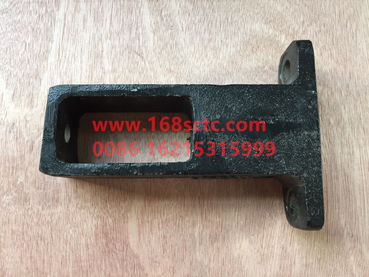 DZ95259538890-SHACMAN-Radiator right bracket (WP12/6x6)-DeLongF3000 2015Kuan