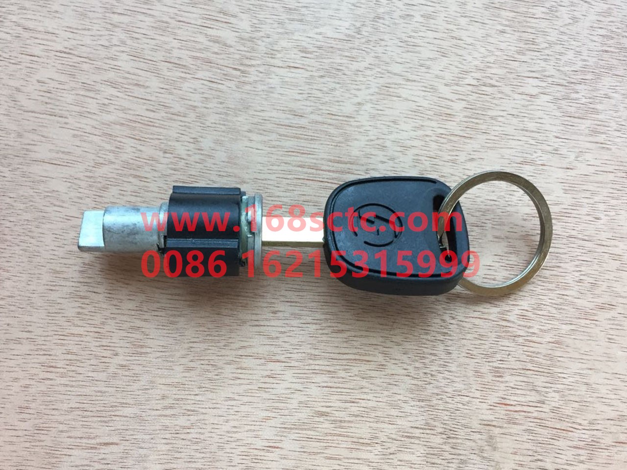 FDZ96189550020-SHACMAN-Lock cylinder assembly oil tank, urea tank-DeLongXinM3000 2013Kuan
