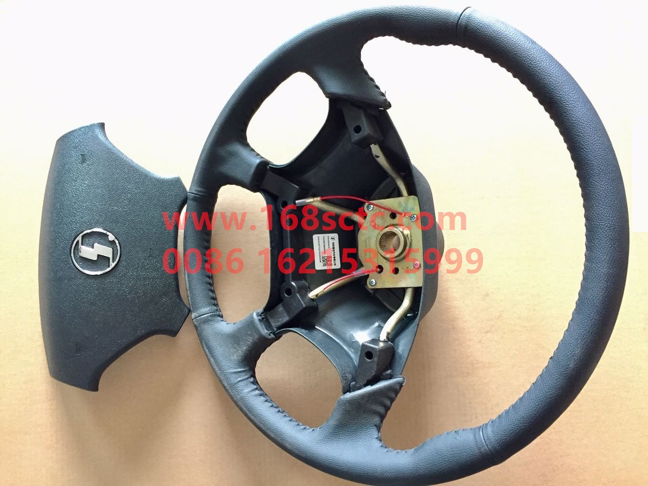 DZ97189460504-SHACMAN-steering wheel (HX)-DeLongX3000 2013Kuan