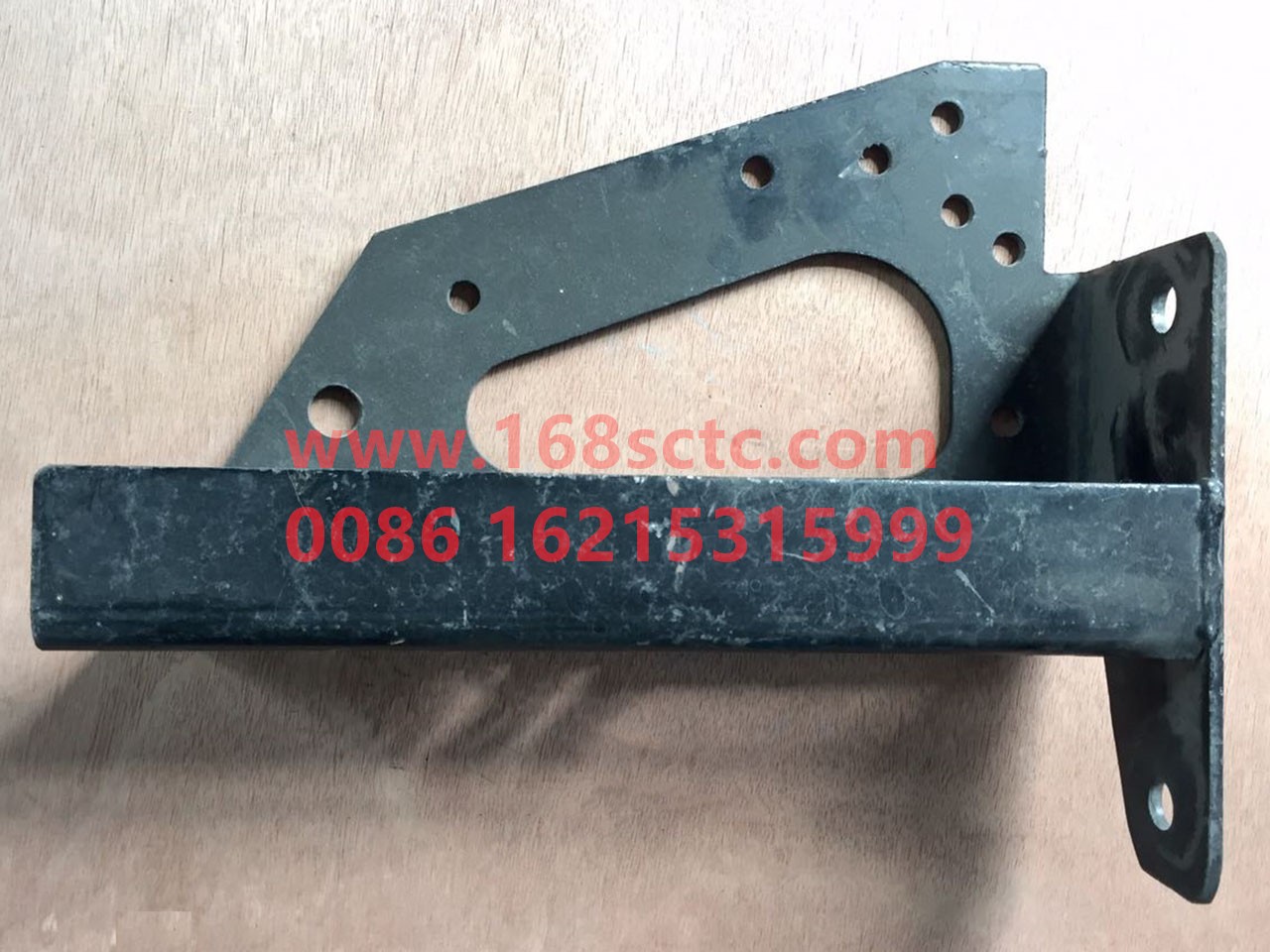 DZ93189932205-SHACMAN-lower bracket left-DeLongF2000 2015Kuan