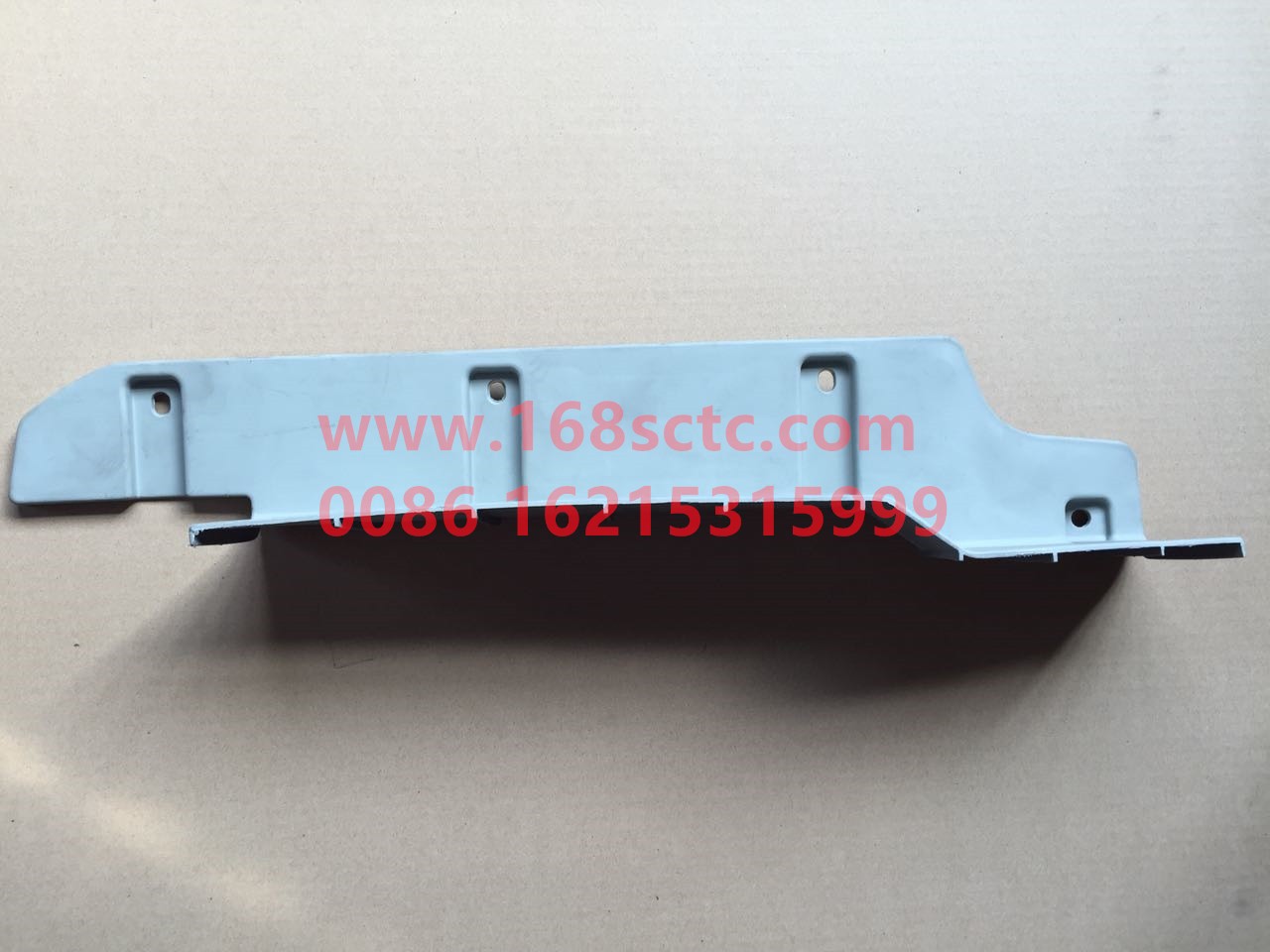 DZ97259623012-SHACMAN-Bumper trim right-DeLongX3000 2013Kuan