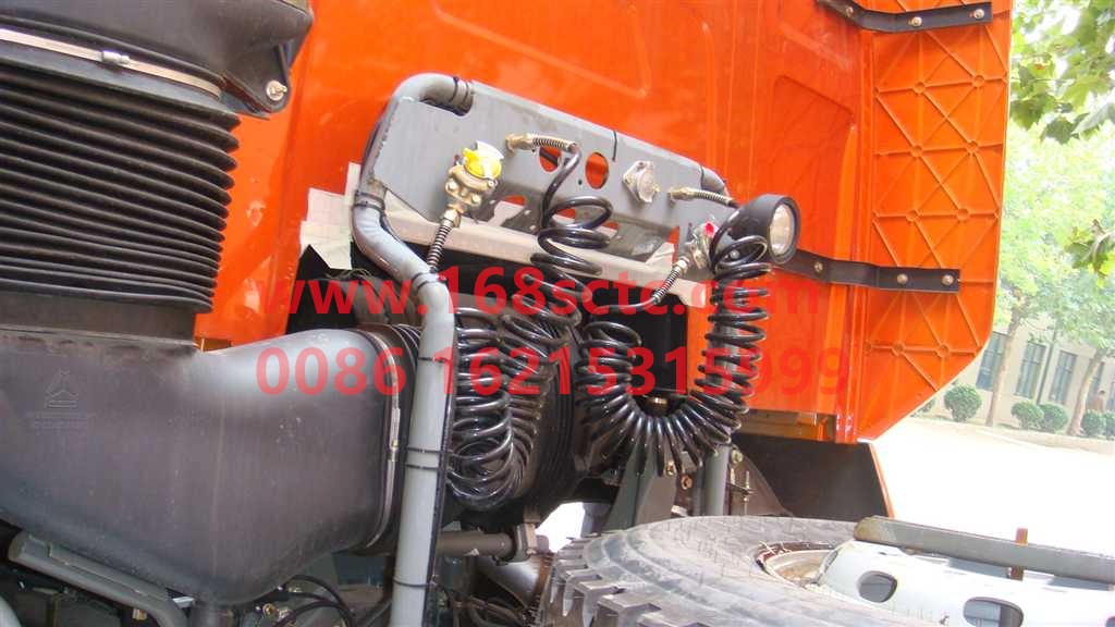 AZ9925360813-SINOTRUK HOWO-Spiral pipe mounting bracket assembly-HaoWoA7Kuan