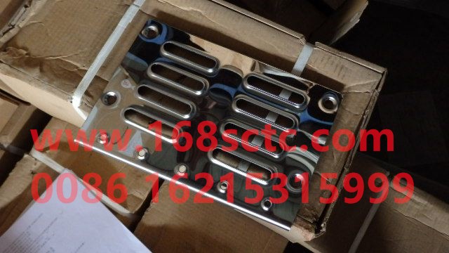 WG1645240011-SINOTRUK HOWO-Right rear lower pedal skid plate-HaoWoT5GKuan