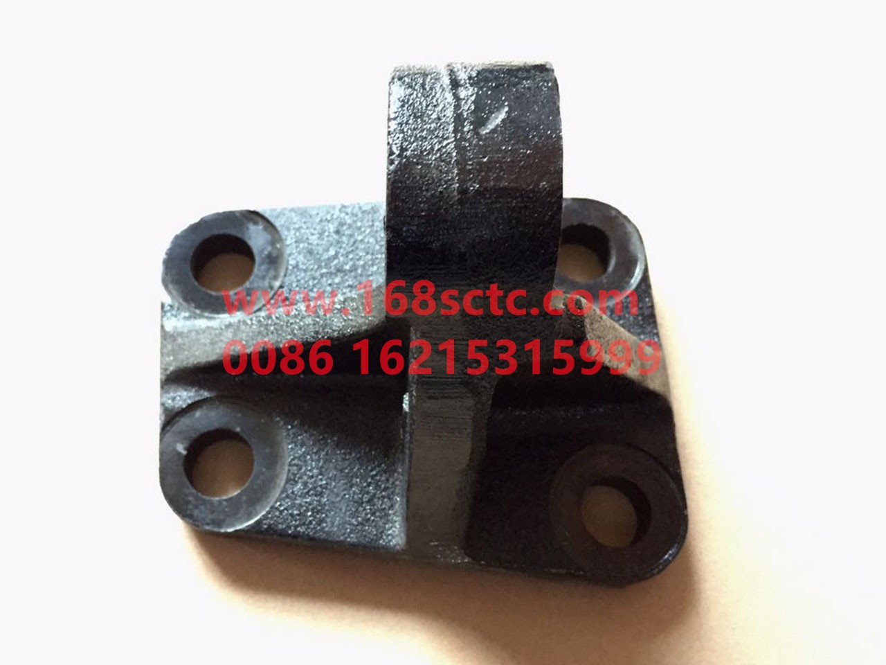 DZ97259590116-SHACMAN-Engine right rear bracket-DeLongX3000 2013Kuan