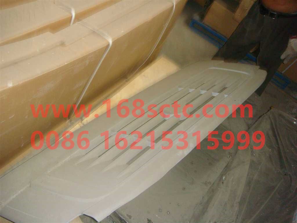 WG1642110101-SINOTRUK HOWO-radiator maskWhite-HaoWo2009Kuan