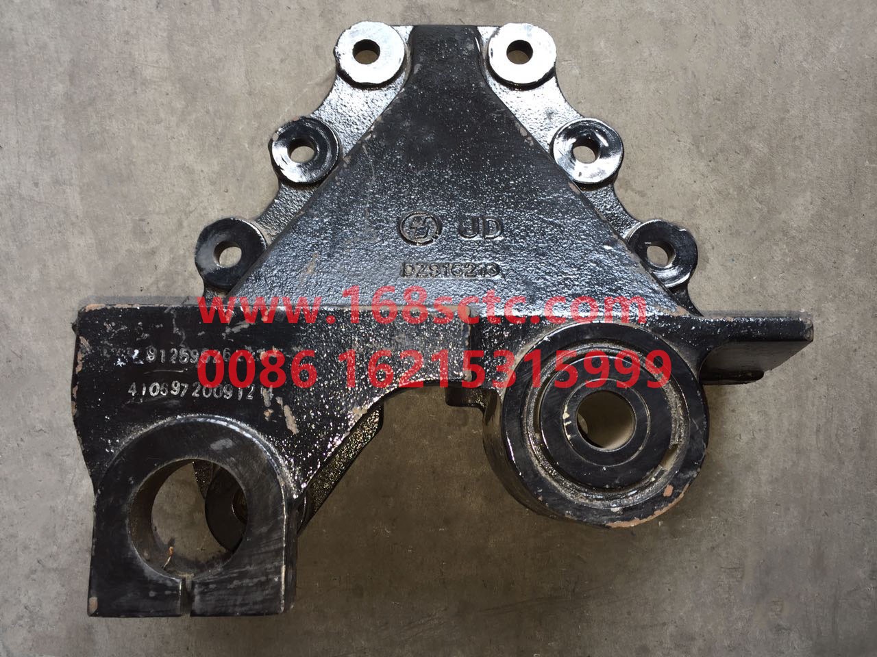 DZ91259526223-SHACMAN-Front spring bracket right-AoLong2013Kuan