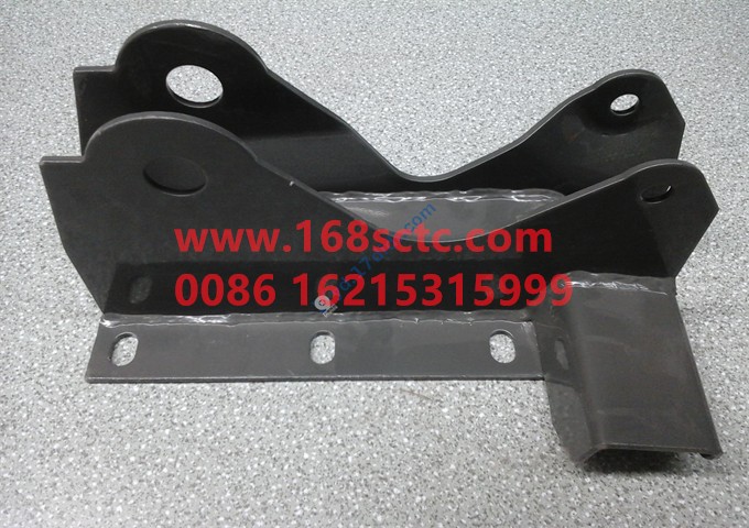 AZ1682430436-SINOTRUK HOWO-Cab front suspension transition bracket right-HaoKaH7