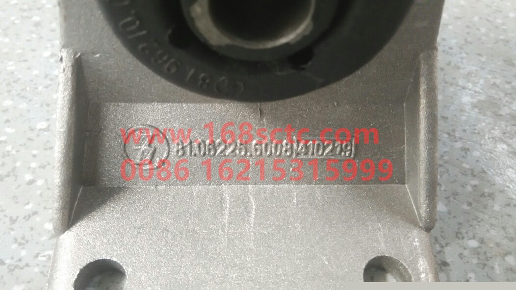 Radiator bracket assembly