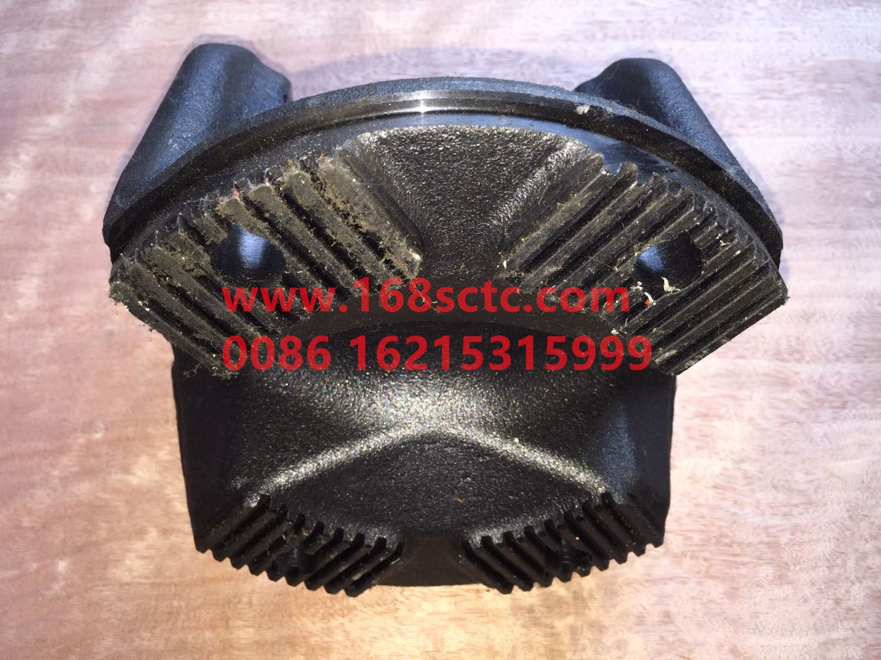 P6564110011-SHACMAN-Flange fork Φ68-DeLongF2000 2007Kuan