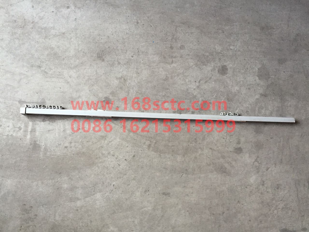 DZ15221611015-SHACMAN-Side window guide rail assembly-DeLongXinM3000 2013Kuan