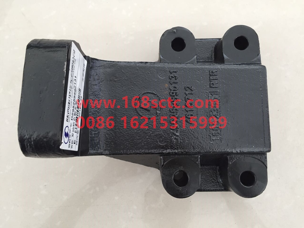 DZ95259590131-SHACMAN-Engine right front bracket-DeLongF3000 2015Kuan