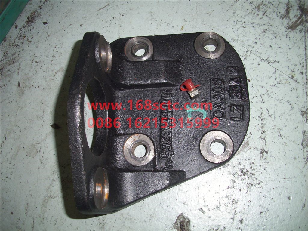 WG9200440002-SINOTRUK HOWO-Brake chamber bracket right front-ZhongQiQianQuQiaoSTR