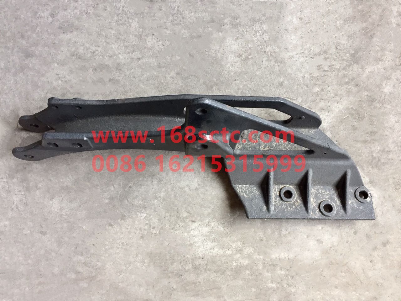 DZ13241440148-SHACMAN-Mounting bracket right-DeLongF2000 2010Kuan