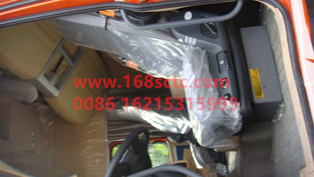 AZ1662510003-SINOTRUK HOWO-Driver's seat assemblyWith armrestair suspensionno seat belt-HaoWoT7HKuan