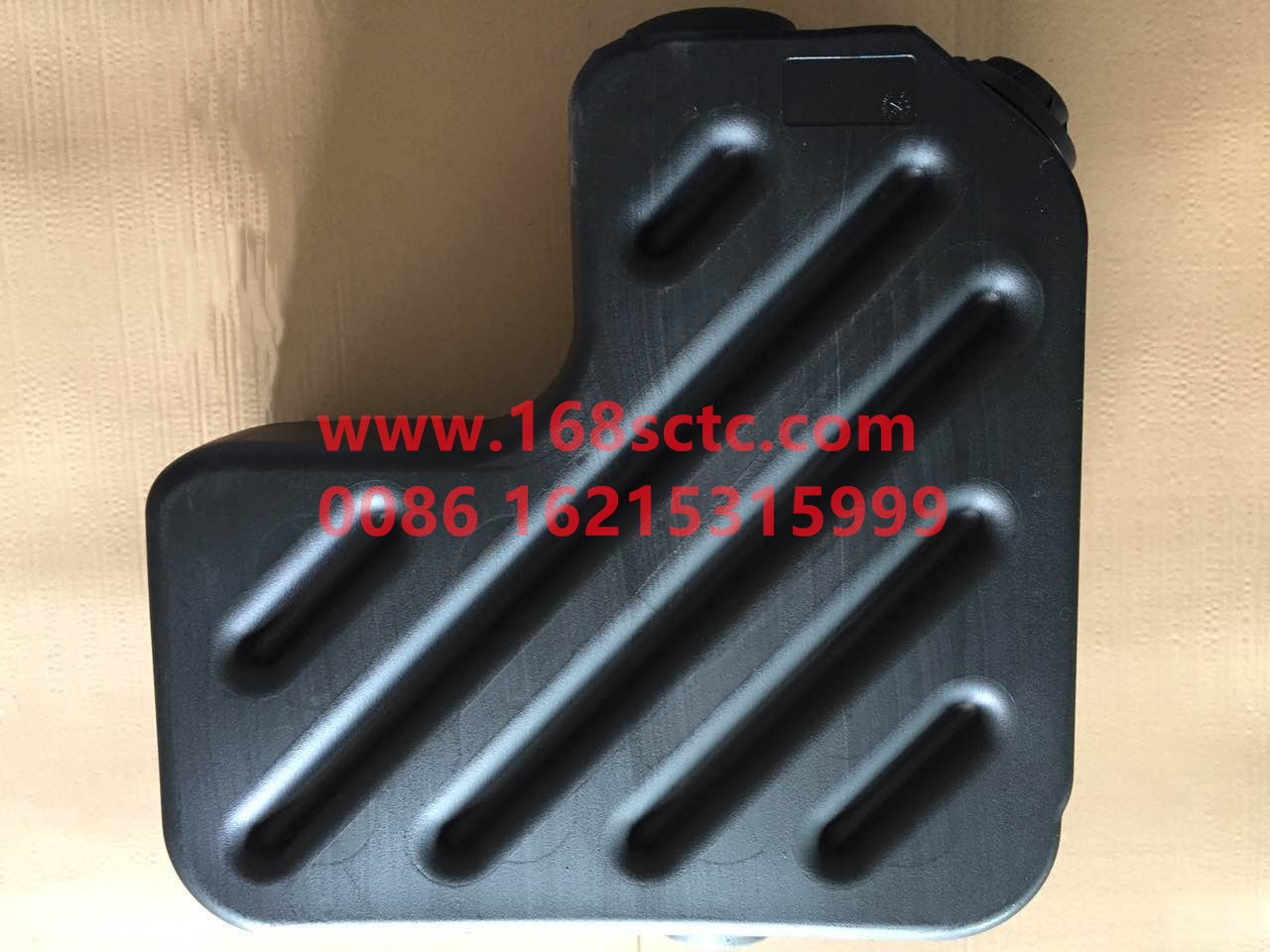 DZ95259740311-SHACMAN-Urea tank body-DeLongF3000 2015Kuan