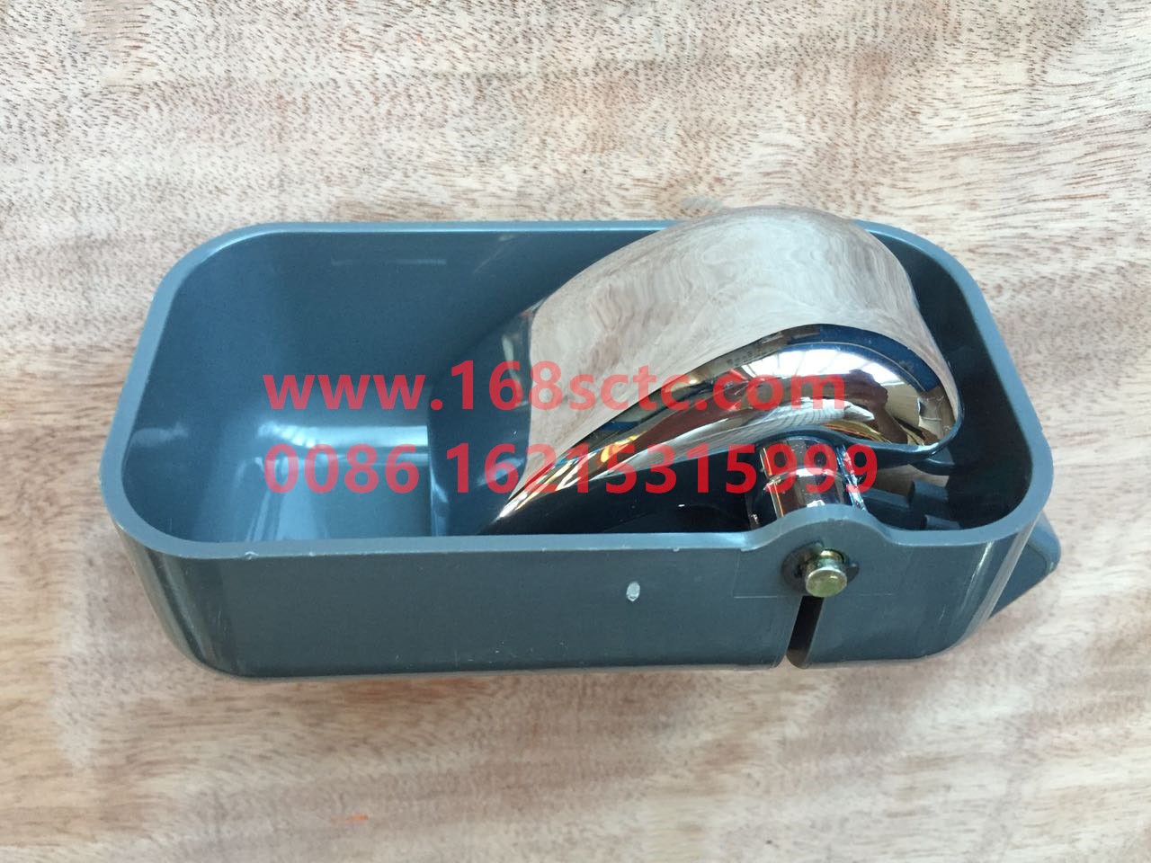 DZ14251340026-SHACMAN-Door buckle right-DeLongX3000 2013Kuan