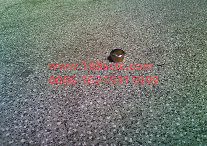 Compression-type reducer straight-through connector