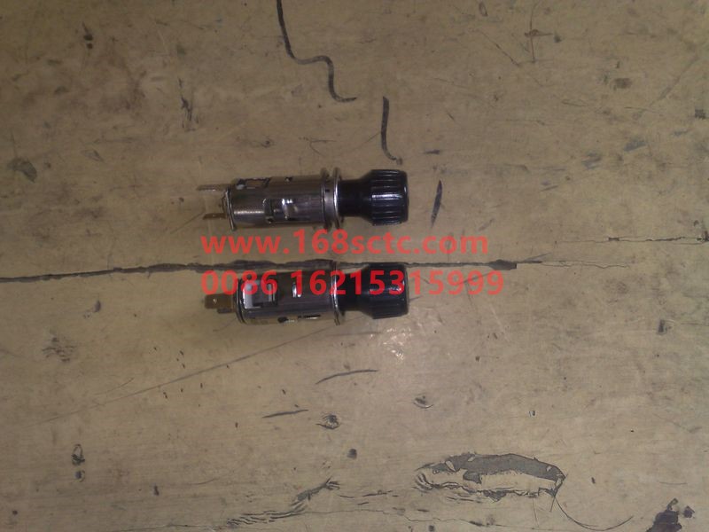 WG9100580141-SINOTRUK HOWO-cigarette lighter-HaoWo2007Kuan