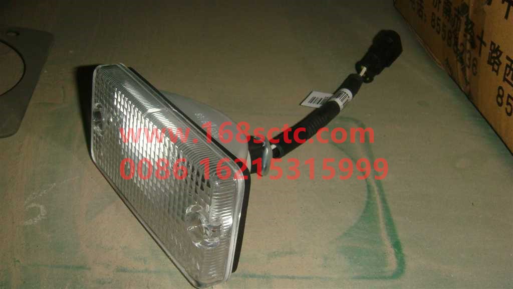WG9925720008-SINOTRUK HOWO-High roof front lightsright-HaoWoT7HKuan