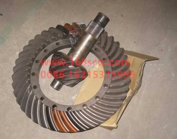 AZ9761320121-SINOTRUK HOWO-Basin angle tooth middle bridge 41/11 Sinotruk 180-ZhongQiZhongQiaoHW1697