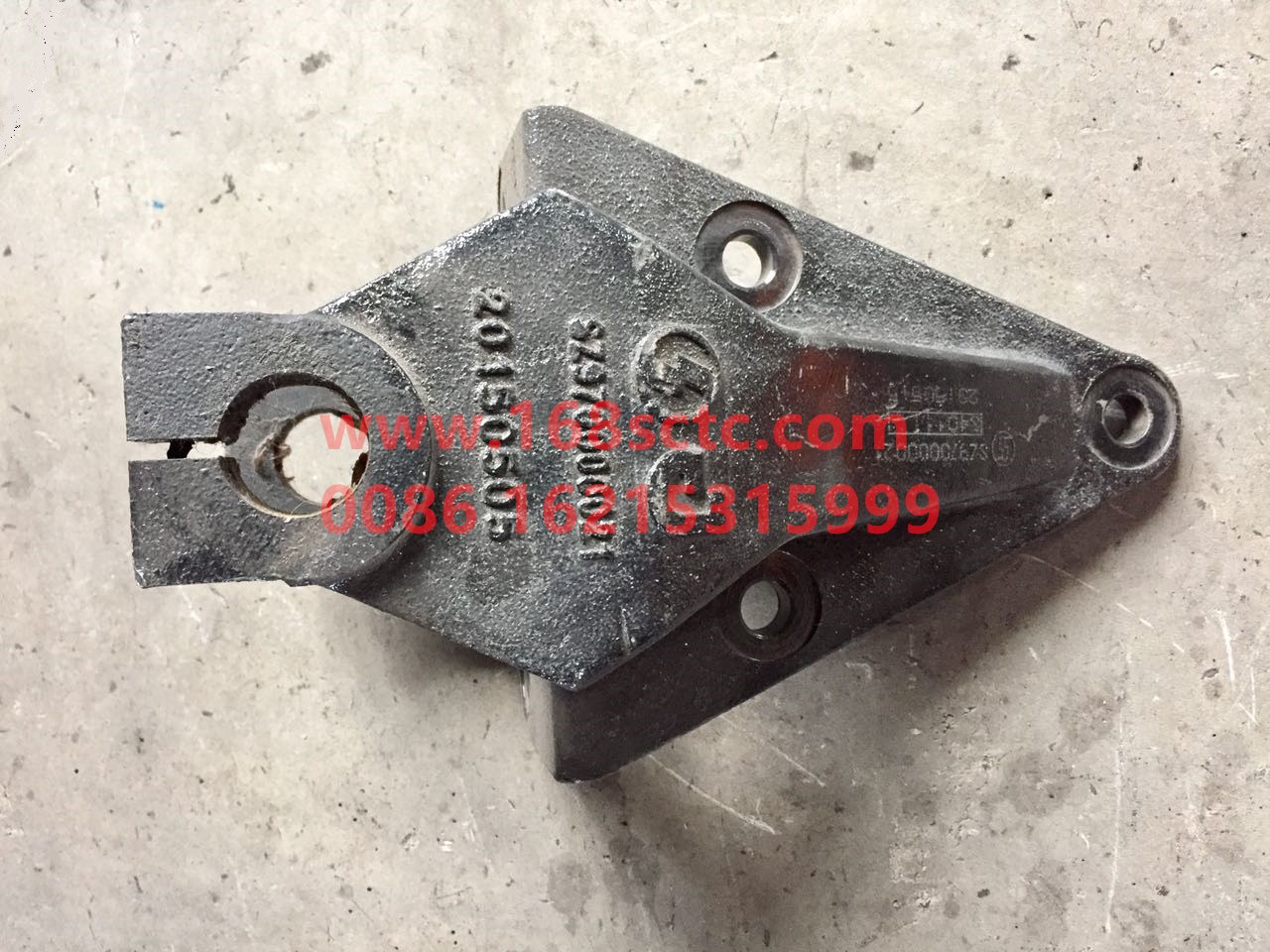 SZ970000021-SHACMAN-front spring front bracket-DeLongM3000 2012Kuan